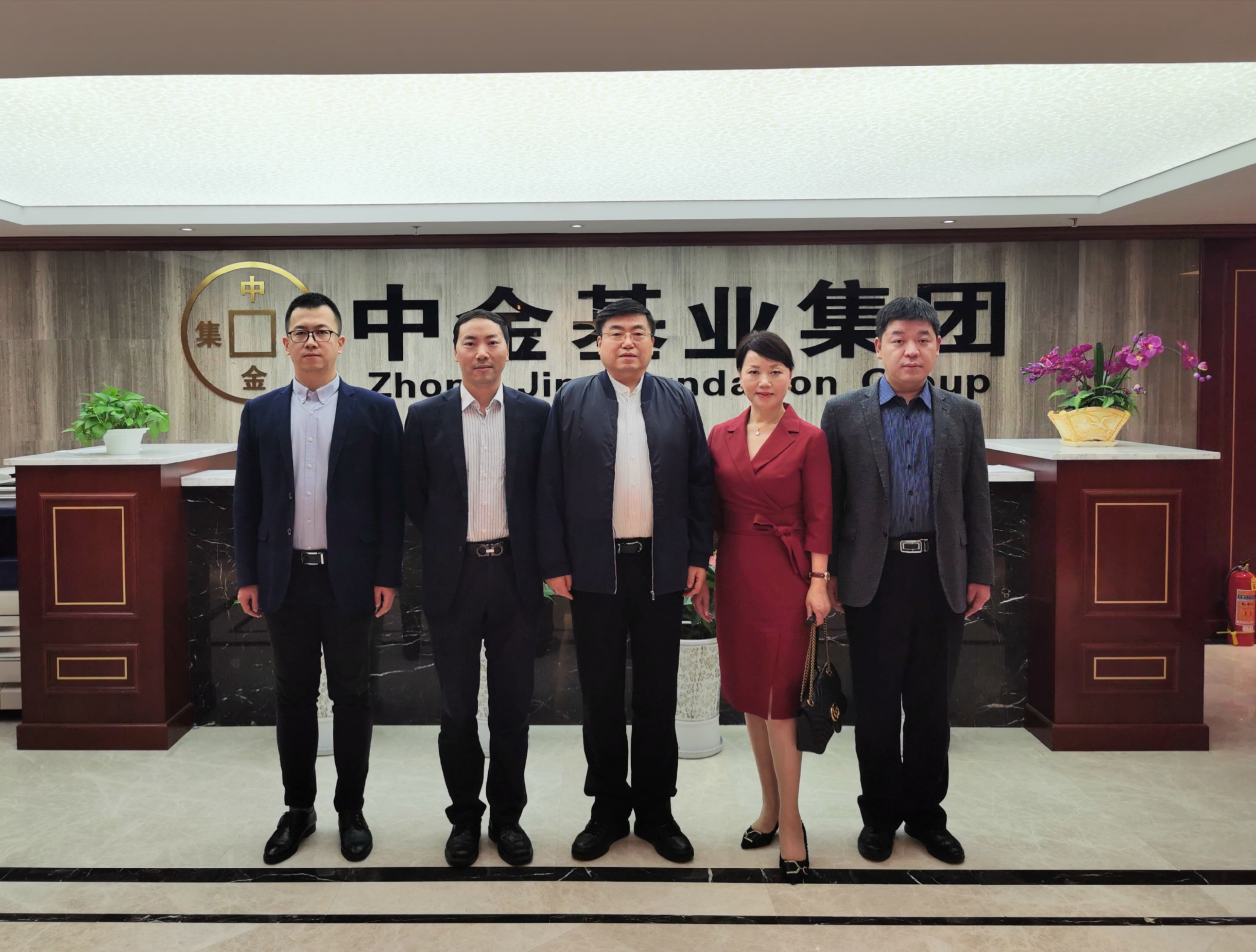 獨角獸領(lǐng)袖聯(lián)盟發(fā)起人宗麗華女士一行到訪北京金亞潤